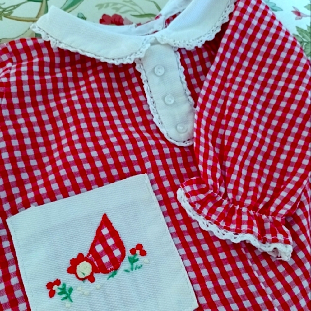 DARLING VINTAGE BABY GIRL RED N WHITE CHECK HANDMADE ONSIE WITH CHICK APPLIQUE!